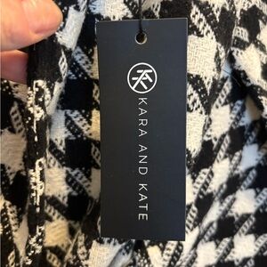 Kara and Kate Caplet houndstooth Prescott size M